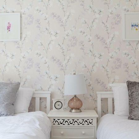 Celias Apartment Leek Bagian luar foto